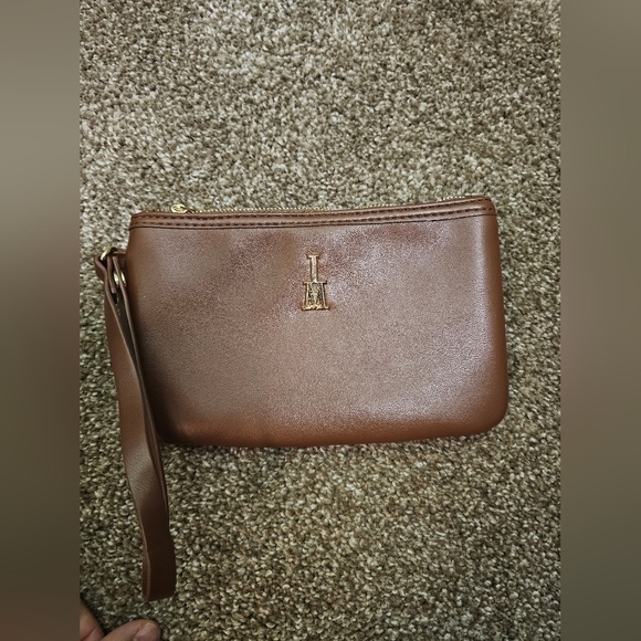 Isaac Mizrahi Crossbody Bucket Bag w/ Matching Wallet - Picture 6 of 7